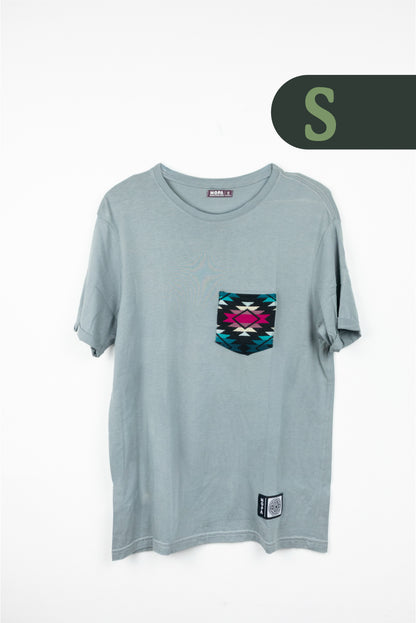 Camiseta Gris - Bolsillo Aguayo
