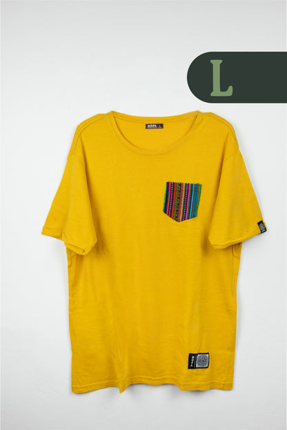Camiseta Mostaza - Bolsillo Aguayo